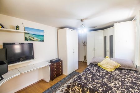 Casa de condomínio à venda com 700m², 4 quartos e 4 vagas Casa de condomínio à venda com 700m², 4 quartos e 4 vagasSuíte 1