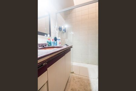 Casa de condomínio à venda com 700m², 4 quartos e 4 vagas Casa de condomínio à venda com 700m², 4 quartos e 4 vagasBanheiro da Suíte