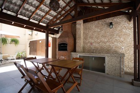 Apartamento para alugar com 50m², 2 quartos e 1 vaga Apartamento para alugar com 50m², 2 quartos e 1 vagaÁrea comum - Churrasqueira