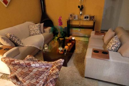 Casa à venda com 185m², 3 quartos e 4 vagas