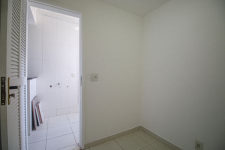 Apartamento à venda com 72m², 3 quartos e 1 vaga Apartamento à venda com 72m², 3 quartos e 1 vagaQuarto de Serviço