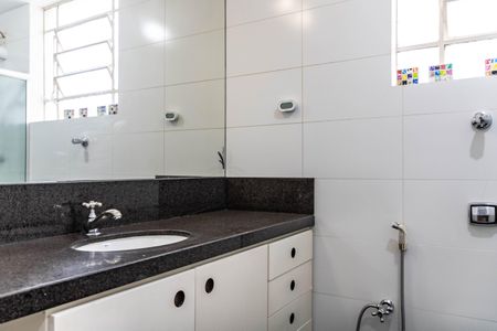 Apartamento para alugar com 140m², 4 quartos e 1 vaga Apartamento para alugar com 140m², 4 quartos e 1 vagaBanheiro Social