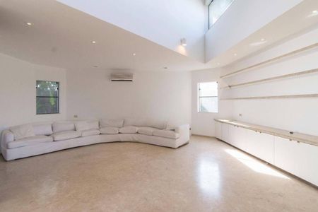 Casa à venda com 4 quartos, 780m² em Alphaville Industrial, Barueri