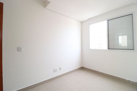 Apartamento para alugar com 2 quartos, 53m² em Jardim Inconfidência, Uberlândia