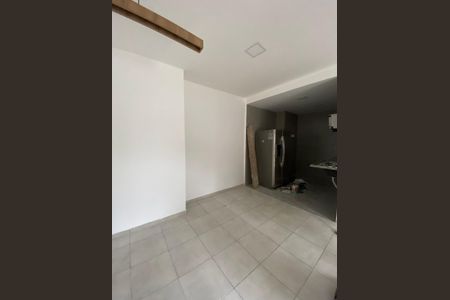 Sala de casa de condomínio para alugar com 1 quarto, 70m² em Vargem Grande, Rio de Janeiro