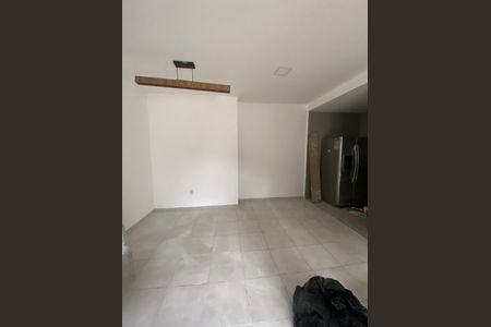 Sala de casa de condomínio para alugar com 1 quarto, 70m² em Vargem Grande, Rio de Janeiro