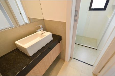 Apartamento para alugar com 63m², 2 quartos e 2 vagas Apartamento para alugar com 63m², 2 quartos e 2 vagasBanheiro social