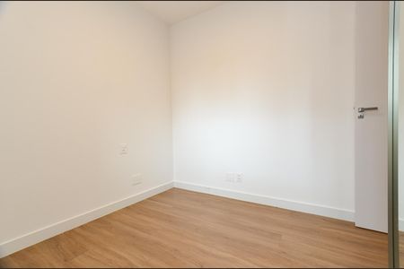 Quarto 2 de apartamento para alugar com 2 quartos, 63m² em Lourdes, Belo Horizonte