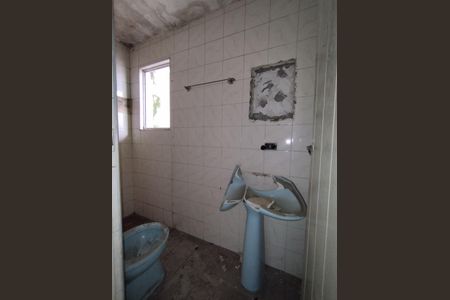 Banheiro - torneira de casa à venda com 4 quartos, 138m² em Vila das Merces, São Paulo