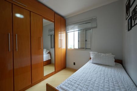 Apartamento à venda com 84m², 3 quartos e 2 vagasQuarto 2