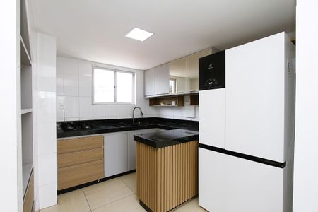 Apartamento para alugar com 104m², 2 quartos e 2 vagasCozinha