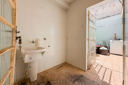 Casa à venda com 118m², 2 quartos e 1 vagaÁrea de Serviço 