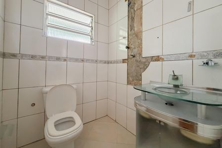 Casa à venda com 118m², 2 quartos e 1 vagaBanheiro Térreo