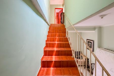 Casa à venda com 118m², 2 quartos e 1 vagaEscada