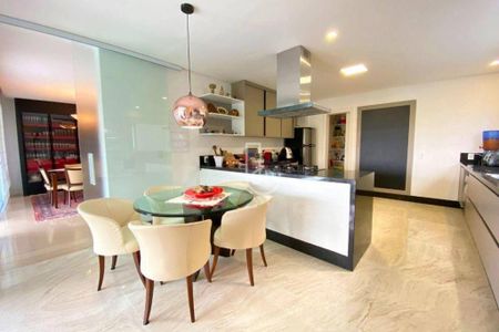 Casa à venda com 480m², 4 quartos e 5 vagas