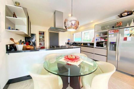 Casa à venda com 480m², 4 quartos e 5 vagas