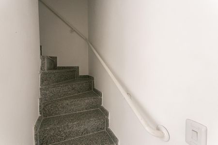 Apartamento para alugar com 54m², 2 quartos e 1 vagaEscada