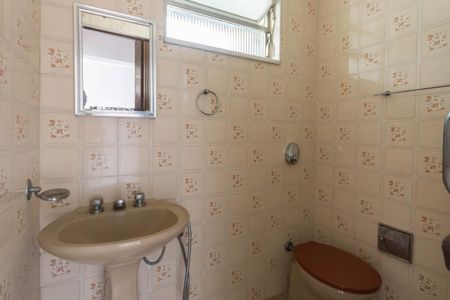 Banheiro de apartamento à venda com 1 quarto, 43m² em Sampaio, Rio de Janeiro