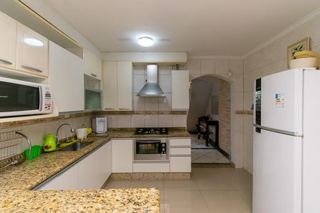 Casa para alugar com 180m², 2 quartos e 2 vagas Casa para alugar com 180m², 2 quartos e 2 vagasCozinha