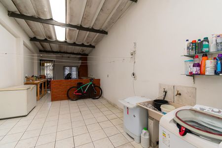 Casa para alugar com 180m², 2 quartos e 2 vagas Casa para alugar com 180m², 2 quartos e 2 vagasÁrea de Serviço