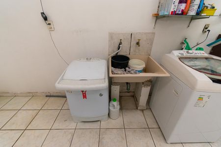 Casa para alugar com 180m², 2 quartos e 2 vagas Casa para alugar com 180m², 2 quartos e 2 vagasÁrea de Serviço