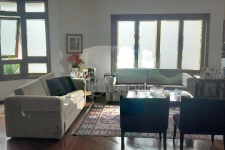 Casa à venda com 445m², 5 quartos e 6 vagas