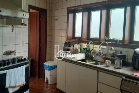 Casa à venda com 445m², 5 quartos e 6 vagas