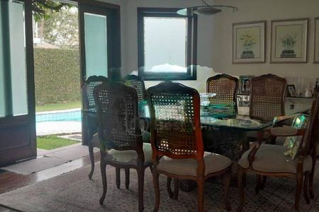 Casa à venda com 445m², 5 quartos e 6 vagas