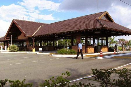 Casa à venda com 445m², 5 quartos e 6 vagas