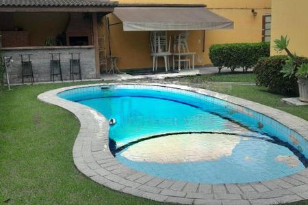 Casa à venda com 445m², 5 quartos e 6 vagas