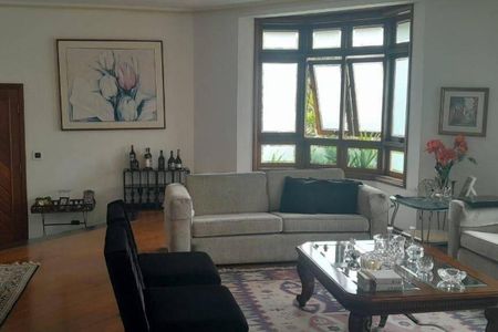 Casa à venda com 445m², 5 quartos e 6 vagas