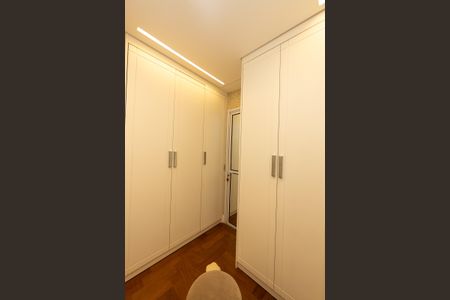 Apartamento à venda com 264m², 3 quartos e 4 vagasCloset da suíte 1