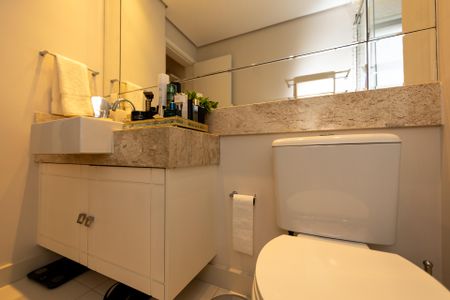 Apartamento à venda com 264m², 3 quartos e 4 vagasBanheiro da Suíte 3