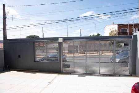 Casa à venda com 180m², 4 quartos e 3 vagas Casa à venda com 180m², 4 quartos e 3 vagasGaragem