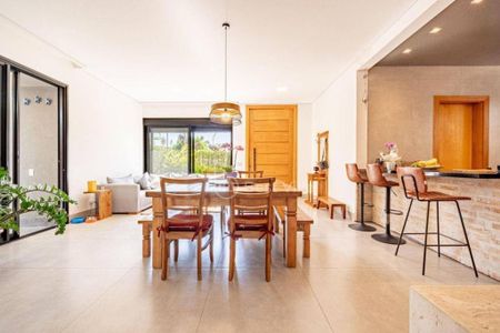 Casa à venda com 4 quartos, 330m² em Alphaville, Santana de Parnaíba