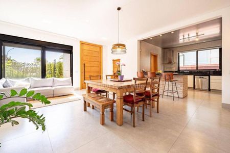 Casa à venda com 4 quartos, 330m² em Alphaville, Santana de Parnaíba