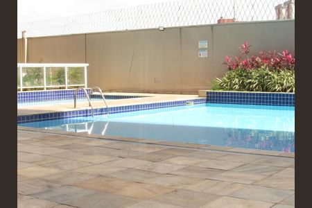 Apartamento para alugar com 50m², 2 quartos e 1 vagaÁrea comum - Piscina