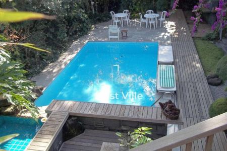 Casa à venda com 720m², 5 quartos e 9 vagas