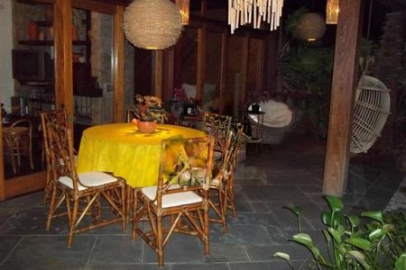 Casa à venda com 720m², 5 quartos e 9 vagas