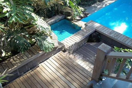 Casa à venda com 720m², 5 quartos e 9 vagas