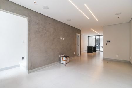 Casa à venda com 3 quartos, 142m² em Nova Aldeinha, Barueri