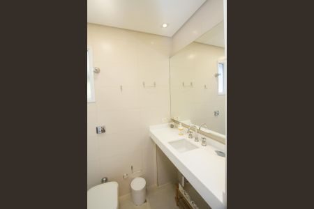 Casa para alugar com 1000m², 4 quartos e 5 vagasBanheiro da Suíte 1