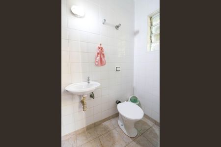 Casa para alugar com 1000m², 4 quartos e 5 vagasBanheiro de serviço