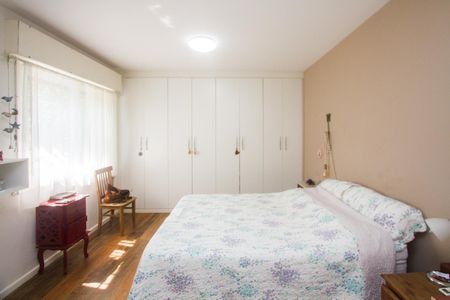 Casa para alugar com 1000m², 4 quartos e 5 vagasSuíte 2