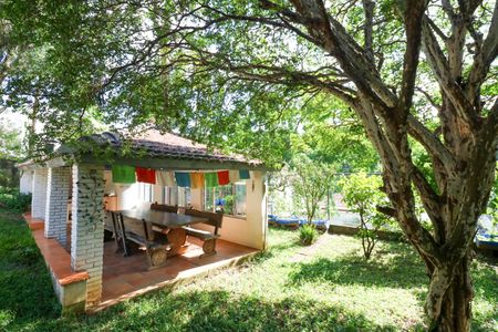 Casa para alugar com 1000m², 4 quartos e 5 vagasChurrasqueira / Pomar