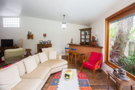 Casa para alugar com 1000m², 4 quartos e 5 vagasSala de estar