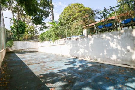 Casa para alugar com 1000m², 4 quartos e 5 vagasQuadra