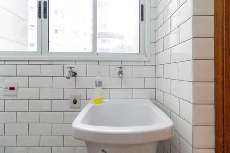 Apartamento à venda com 75m², 2 quartos e 2 vagasÁrea de Serviço