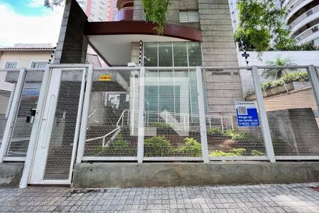 Apartamento à venda com 75m², 2 quartos e 2 vagasFachada e portaria