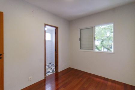 Apartamento à venda com 75m², 2 quartos e 2 vagasSuíte